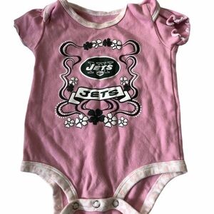 NFL Jets Baby Girls Pink Team Bodysuit Size 0-3 M Floral Design Snap Closures